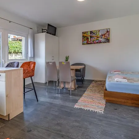 Elin Apartman Medulin